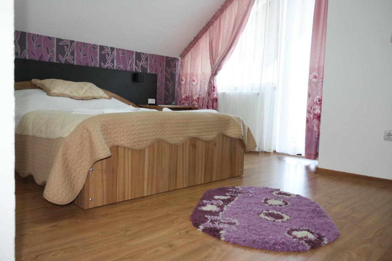 Perla Muntilor Otel Ranca Dış mekan fotoğraf