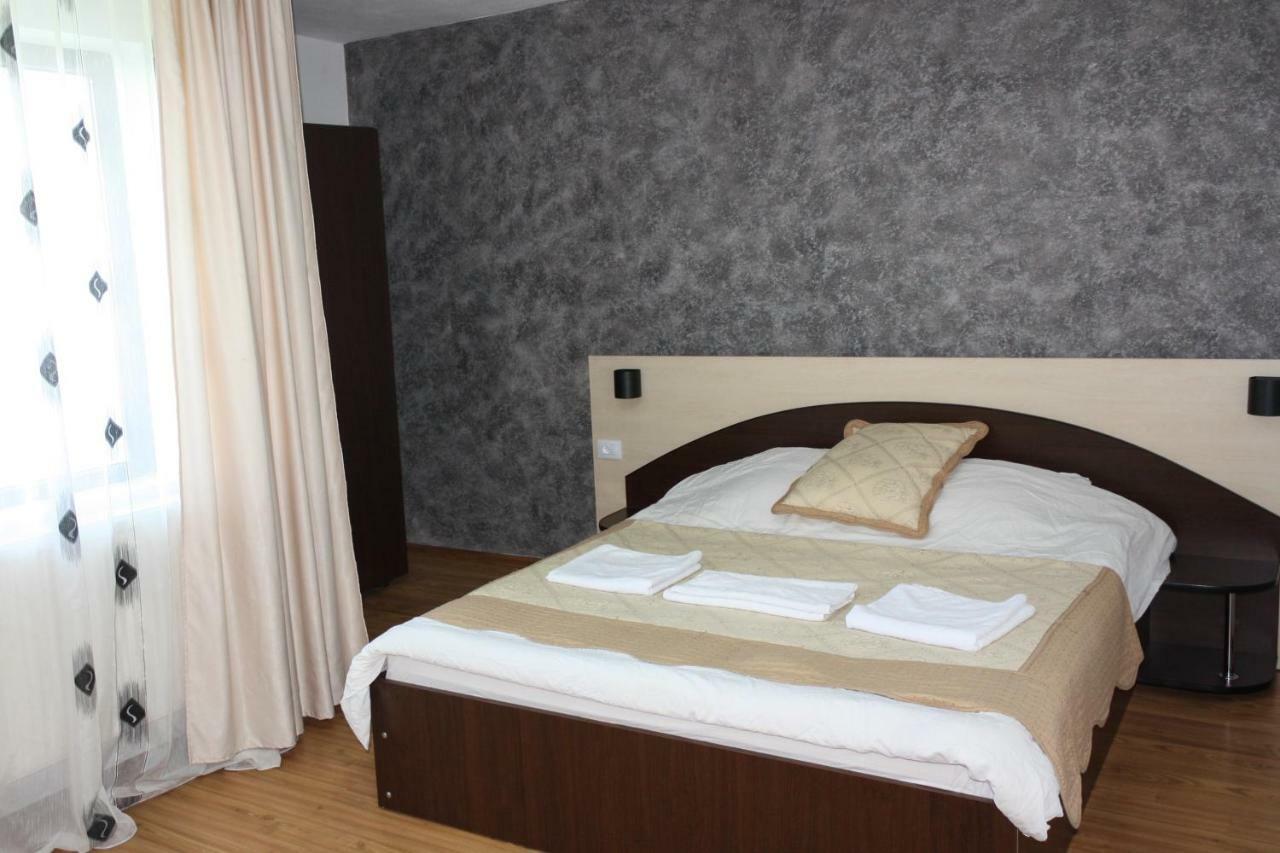 Perla Muntilor Otel Ranca Dış mekan fotoğraf